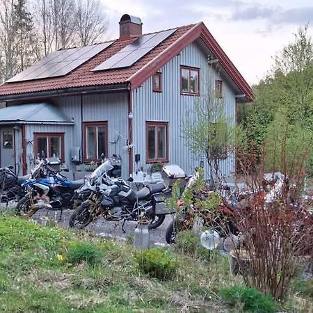 Charmigt Aeldre Hus, Laddbox 22 Kw, 5 Bil-Minuter Till Bad Strömstad Esterno foto