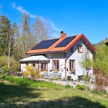 Charmigt Aeldre Hus, Laddbox 22 Kw, 5 Bil-Minuter Till Bad Strömstad Esterno foto
